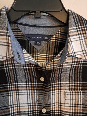 TOMMY HILFIGER Ladies Black/White Plaid Flannel Button Down Shirt - SMALL - NEW!